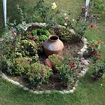 Babylon Gardens Apart * Menderes