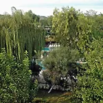 Babylon Gardens Apart