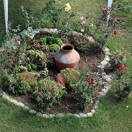 Babylon Gardens Apart * Menderes