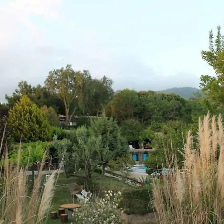 Hotel Babylon Gardens Apart