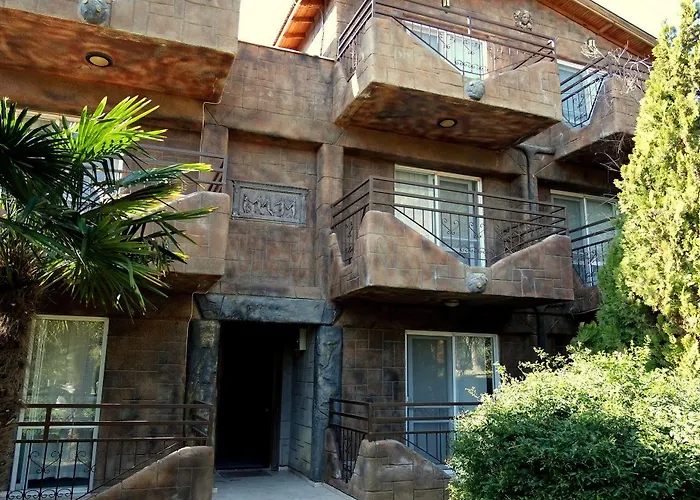 Babylon Gardens Apart Menderes