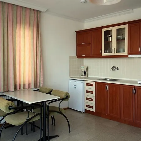 Babylon Gardens Apart Szálloda